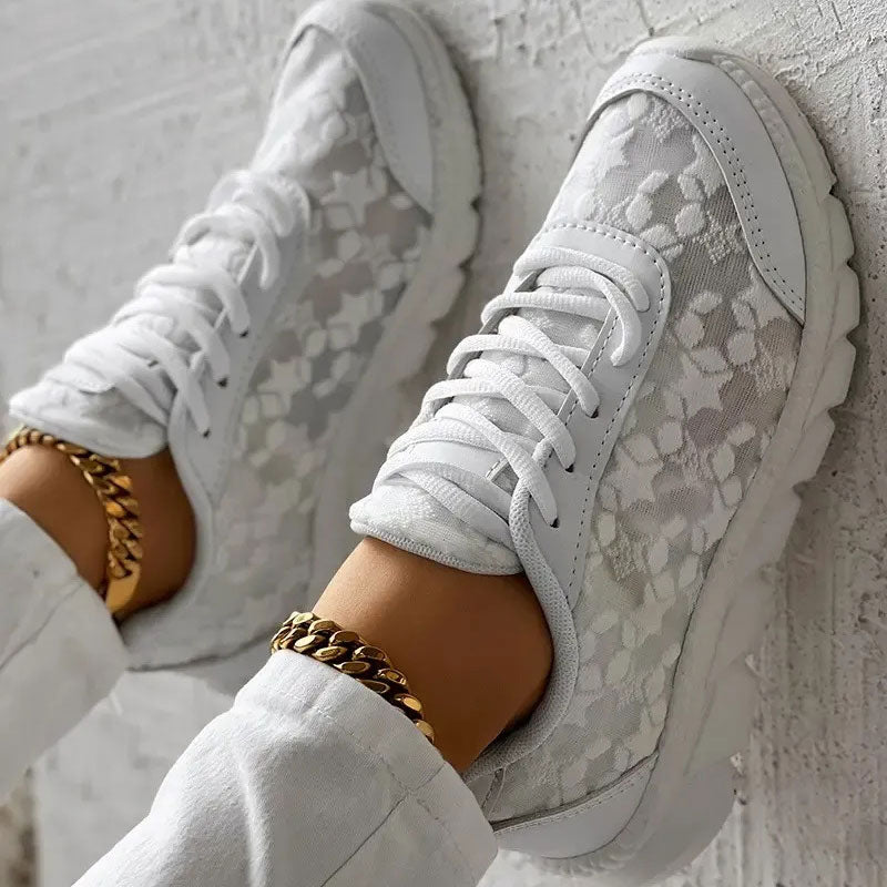 Lotte™ – Bequeme Sneakers mit handgefertigten Details
